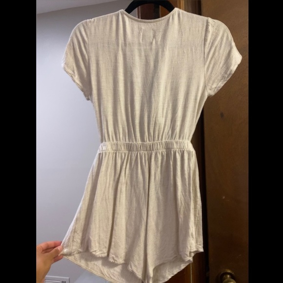 Princess Polly Ragnar Tie-Front Romper in Beige (Size 4) - Picture 5 of 6